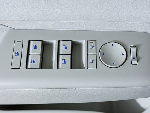 Used 2025 Hyundai Kona SEL image 15