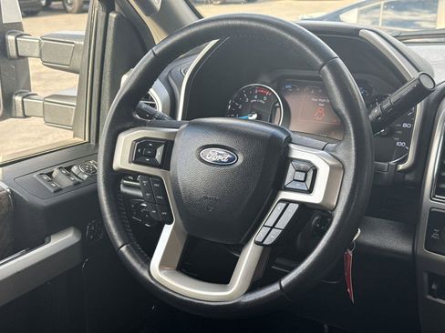 Certified 2019 Ford F250 Lariat w/ Lariat Value Package image 23