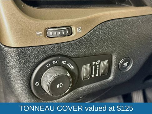 Used 2016 Jeep Cherokee Limited w/ Luxury Group FWD image 11