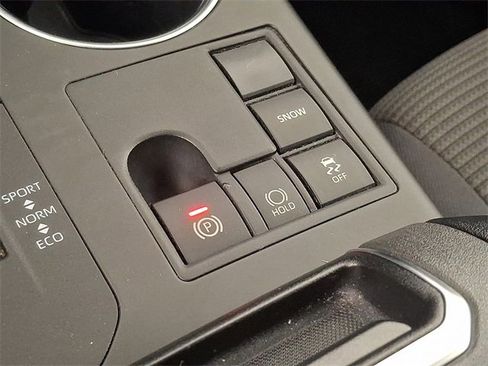 Used 2023 Toyota Highlander L image 24