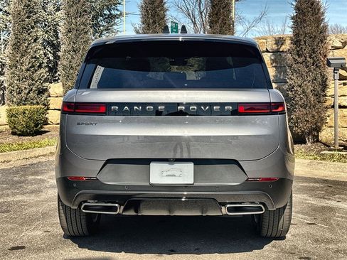 Used 2025 Land Rover Range Rover Sport image 4