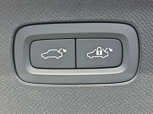 New 2026 Volvo XC90 T8 Plus image 22