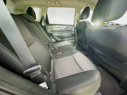 Used 2018 Nissan Rogue SV AWD/4WD image 33