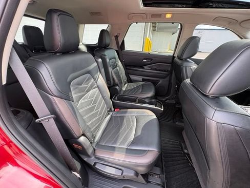 Used 2023 Nissan Pathfinder Platinum AWD/4WD image 32