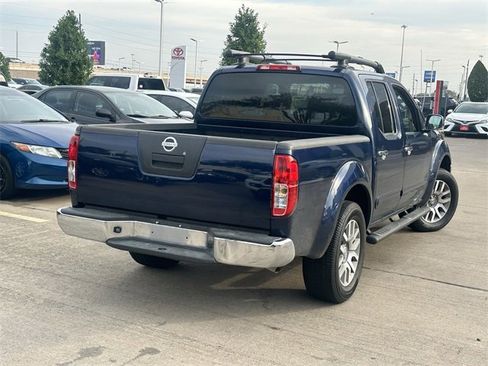 Used 2010 Nissan Frontier LE image 5