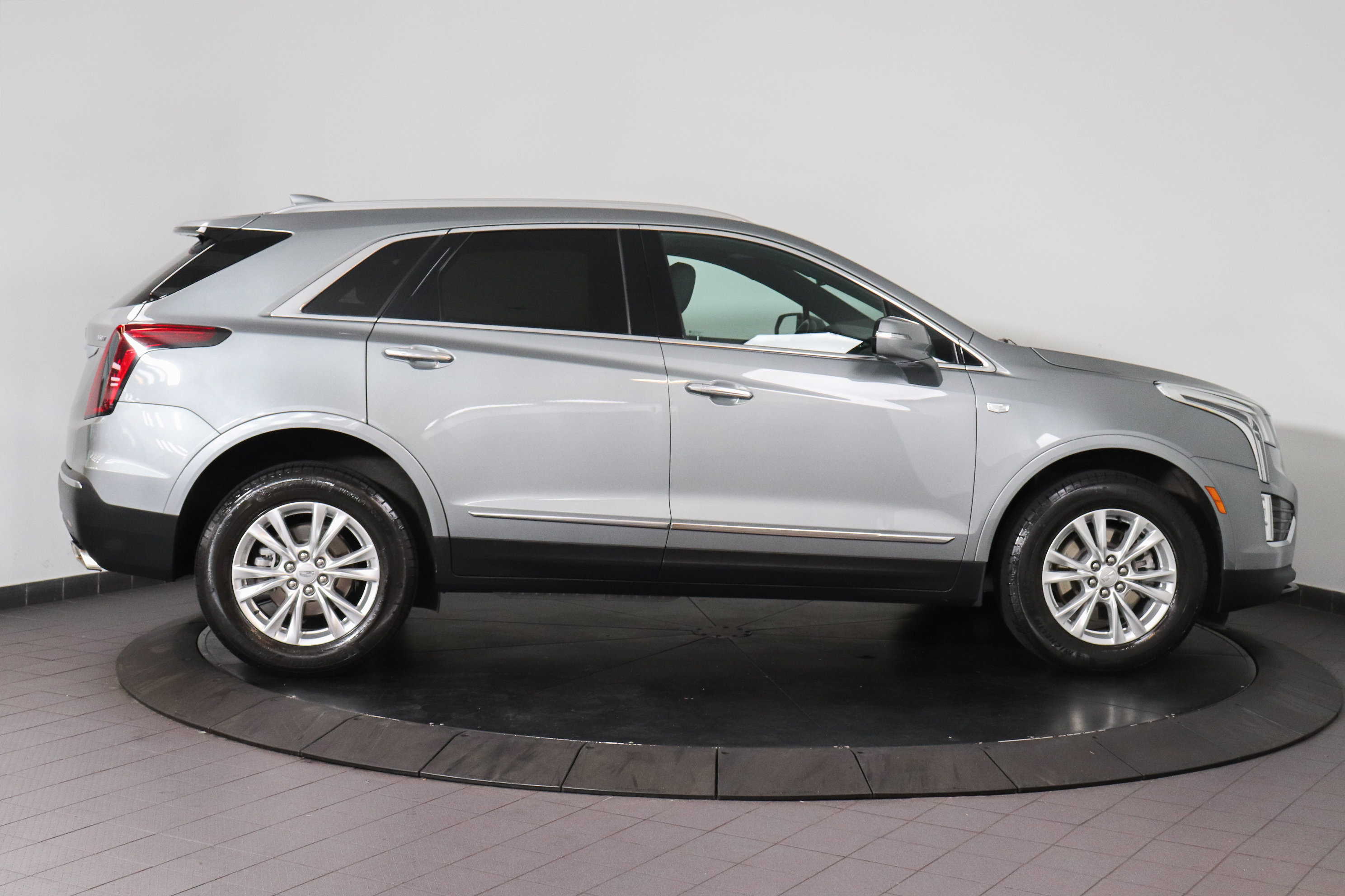Used 2023 Cadillac XT5 Luxury AWD/4WD image 6