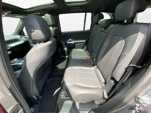 Used 2026 Mercedes-Benz GLB 250 4MATIC image 13