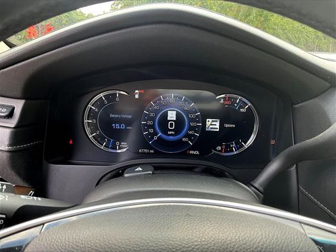 Certified 2020 Cadillac Escalade Luxury image 17