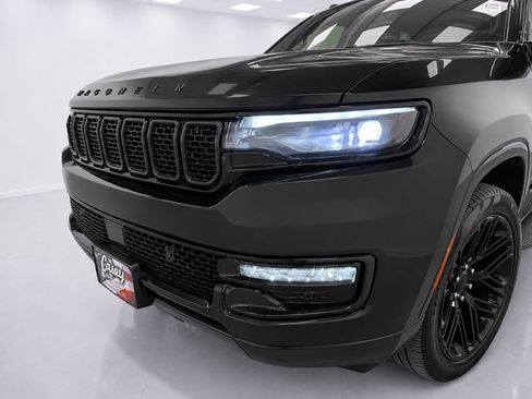 Used 2024 Jeep Wagoneer Series II AWD/4WD image 8