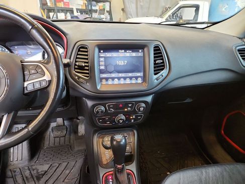 Used 2021 Jeep Compass Trailhawk w/ Convenience Group image 24