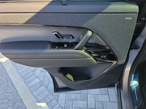 Certified 2025 Land Rover Range Rover Sport SE image 22