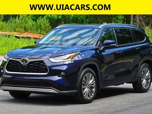 Used 2022 Toyota Highlander Platinum AWD/4WD image 3