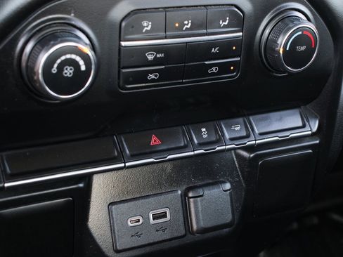 Used 2021 Chevrolet Silverado 2500 W/T image 26