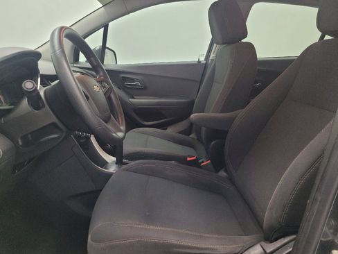 Used 2019 Chevrolet Trax LS w/ LPO, Cargo Package FWD image 17