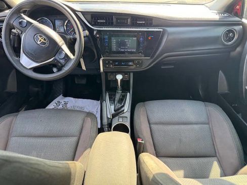 Used 2018 Toyota Corolla LE image 16