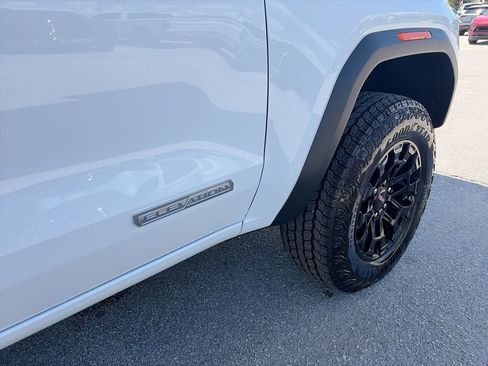 New 2026 GMC Canyon Elevation w/ Convenience Package RWD image 42