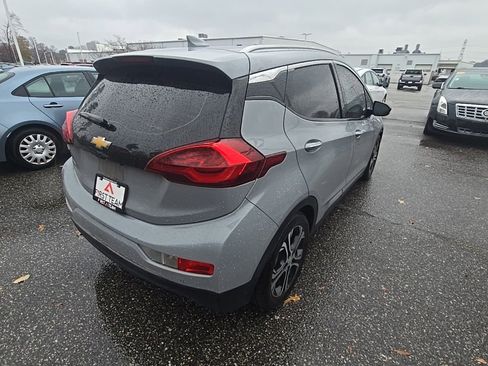 Used 2019 Chevrolet Bolt Premier w/ Infotainment Package image 5
