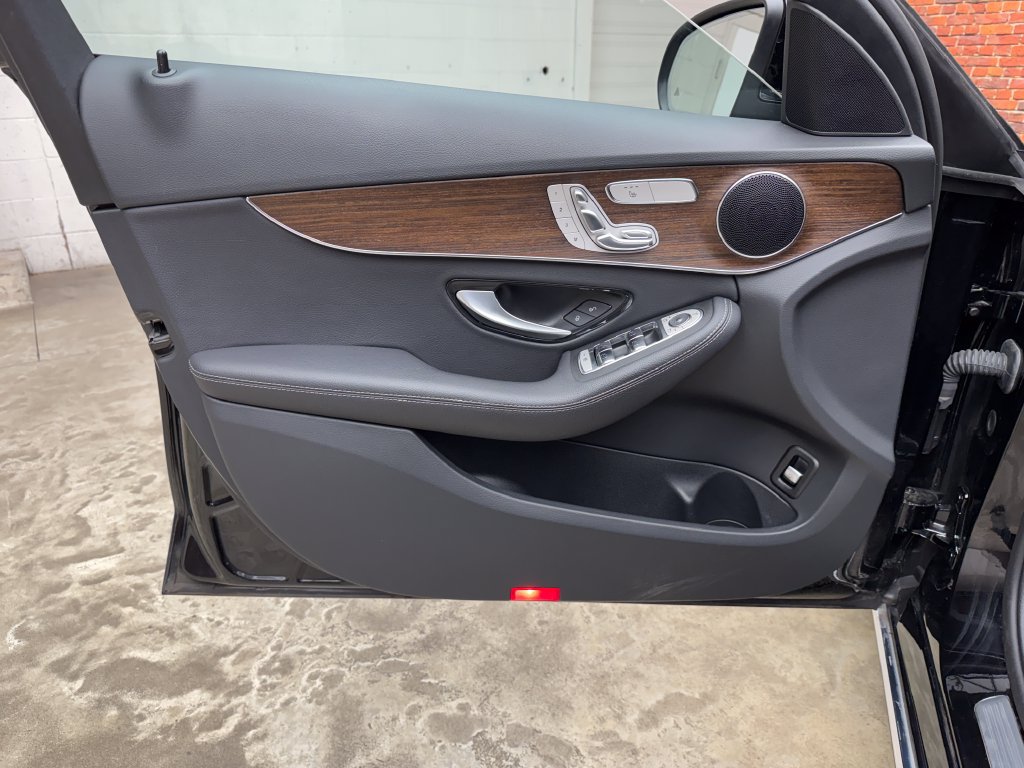 Used 2021 Mercedes-Benz C 300 4MATIC Sedan image 10