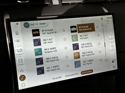 Certified 2025 Land Rover Discovery Sport S image 19