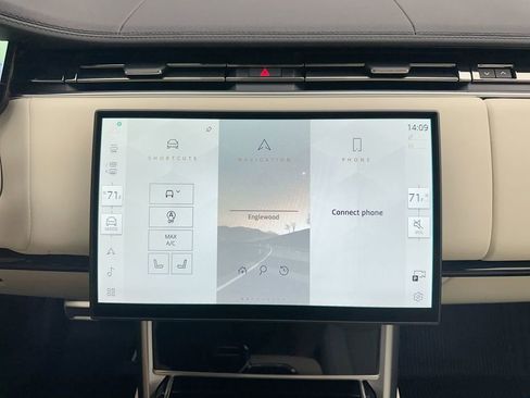 New 2026 Land Rover Range Rover SE image 13