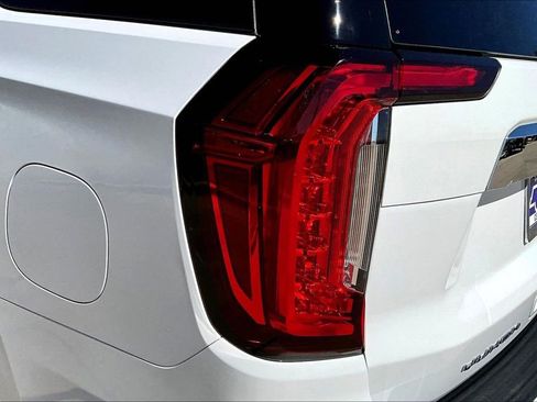 Used 2023 GMC Yukon SLT RWD image 30