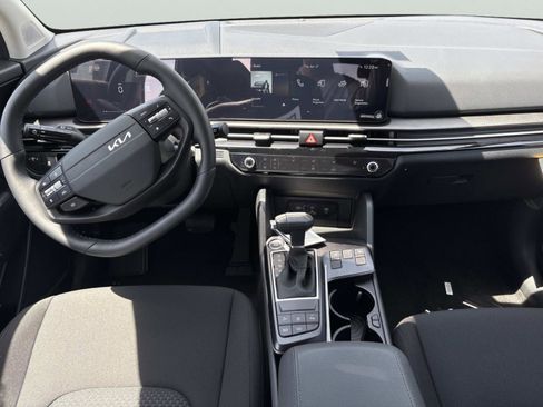 New 2026 Kia Sportage LX w/ LX Convenience Package FWD image 12