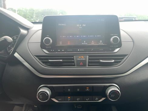 Used 2022 Nissan Altima 2.5 S image 16