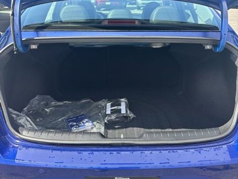 Used 2023 Hyundai Elantra Limited FWD image 31