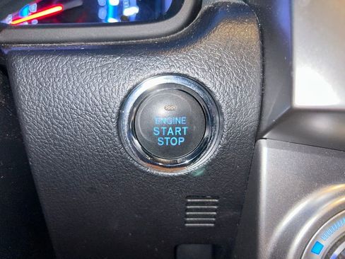 Used 2019 Toyota 4Runner Limited image 32