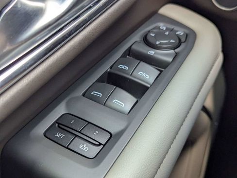 Used 2022 Chevrolet Tahoe LT RWD image 25