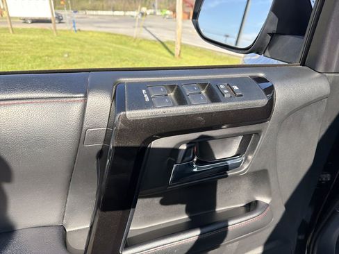 Used 2020 Toyota 4Runner TRD Off-Road Premium w/ Moonroof Package image 16