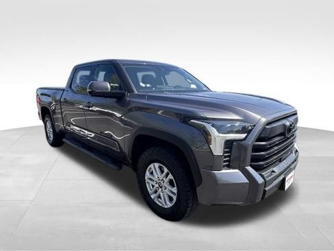 Used 2023 Toyota Tundra SR5 w/ SR5 Premium Package AWD/4WD image 11