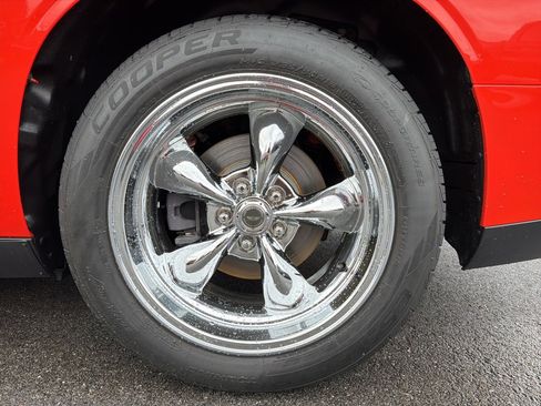 Used 2020 Dodge Challenger SXT image 12