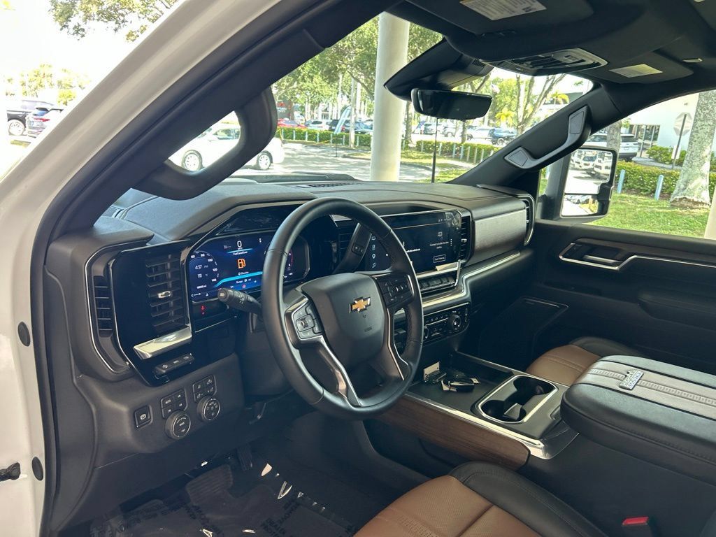 Used 2026 Chevrolet Silverado 3500 High Country w/ Technology Package AWD/4WD image 6