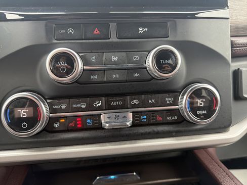 Used 2024 Ford Expedition Limited image 29