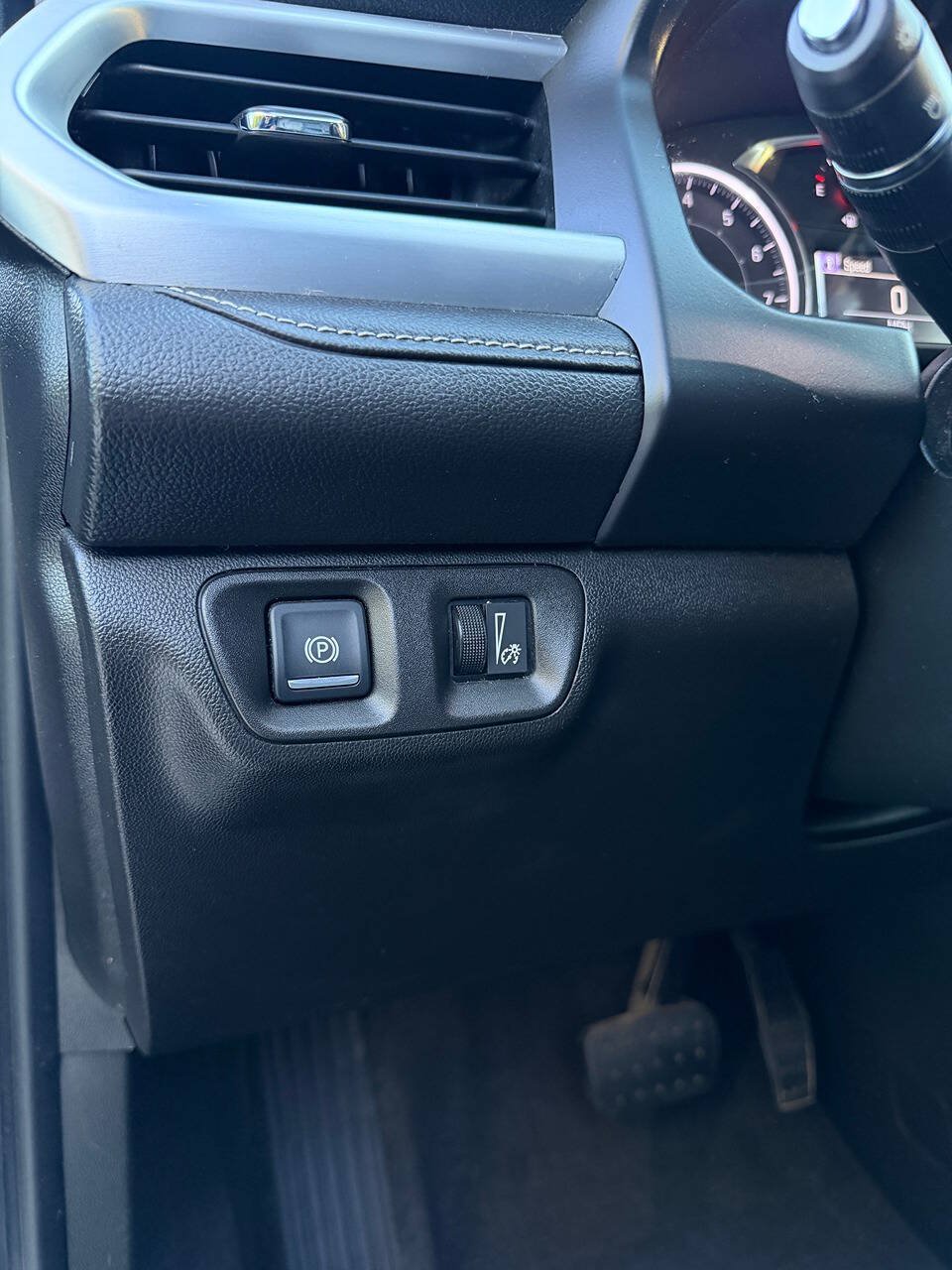 Used 2017 GMC Acadia SLT w/ LPO, Floor Liner Package AWD/4WD image 20
