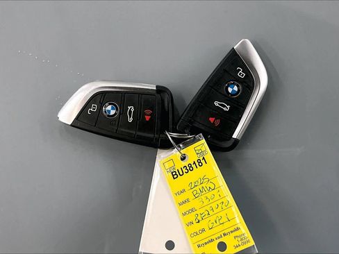 Used 2025 BMW 330i Sedan w/ M Sport Package image 13