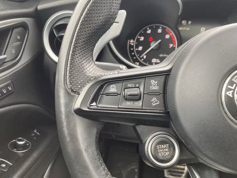 Used 2022 Alfa Romeo Stelvio Veloce image 14