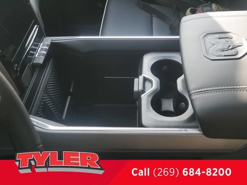 New 2026 RAM 1500 Laramie AWD/4WD image 40