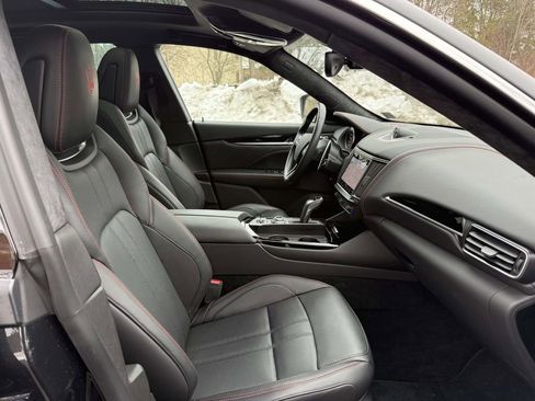 Used 2022 Maserati Levante Modena image 14