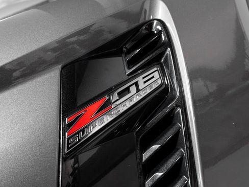 Used 2015 Chevrolet Corvette Z06 w/ 3LZ Preferred Equipment Group image 42