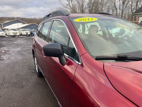 Used 2017 Subaru Outback 2.5i AWD/4WD image 12