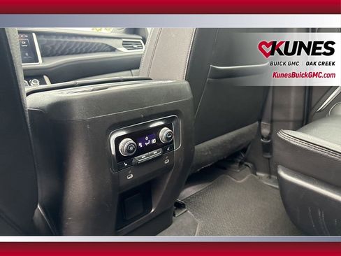 Used 2023 GMC Yukon XL Denali image 28