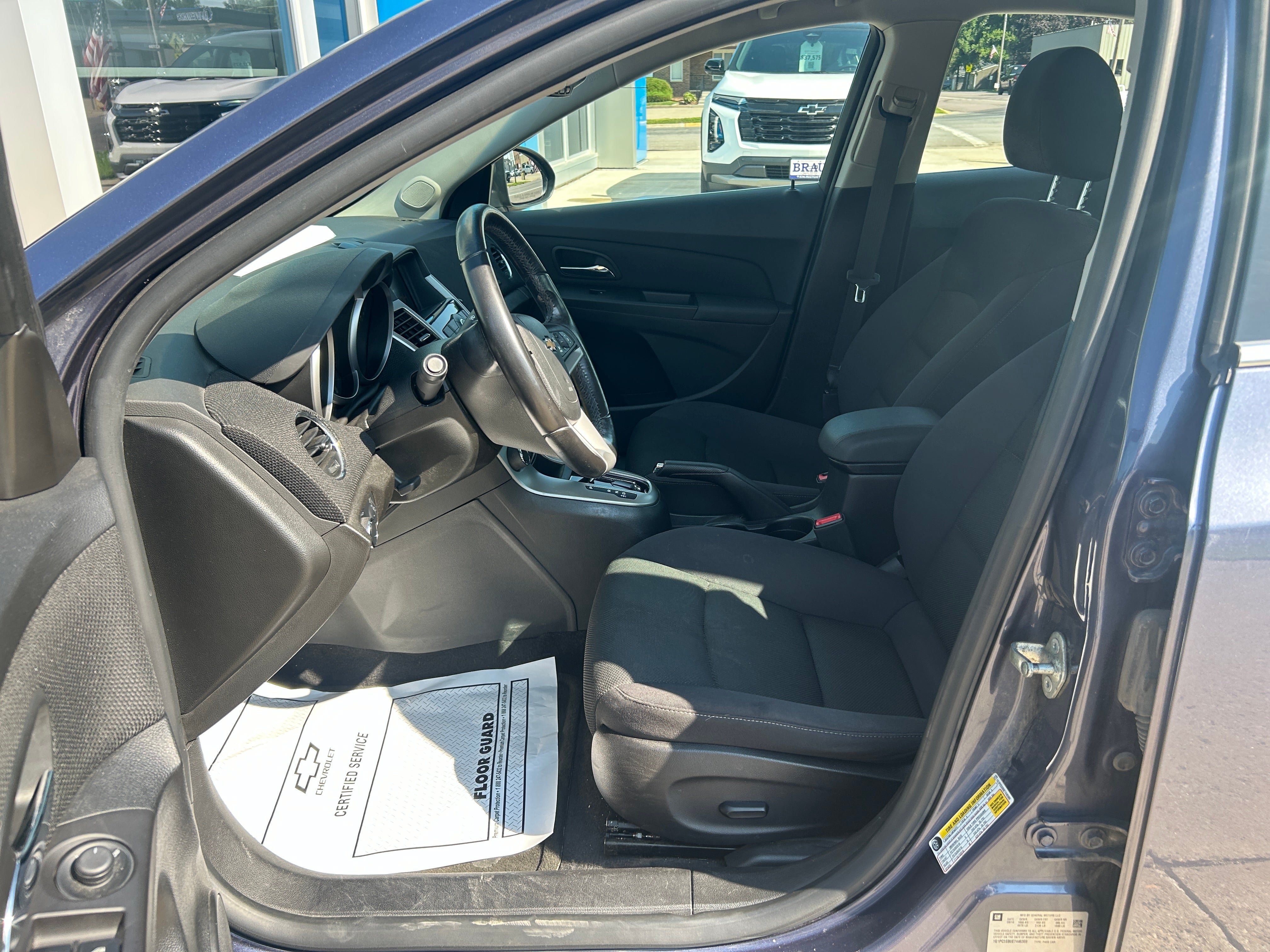 Used 2014 Chevrolet Cruze LT FWD image 13