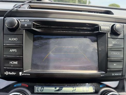 Used 2018 Toyota RAV4 XLE FWD image 30