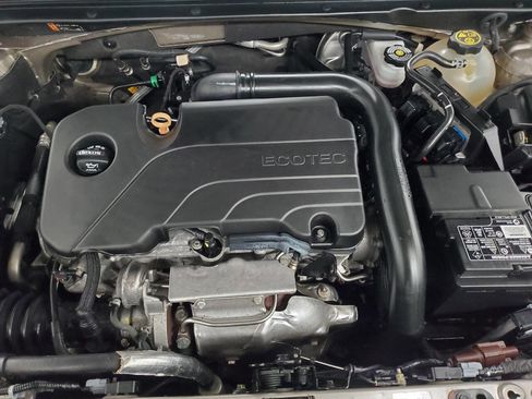 Used 2022 Chevrolet Malibu LT image 4