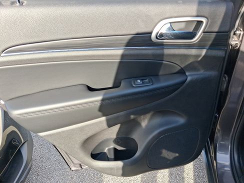 Used 2020 Jeep Grand Cherokee Limited w/ Premium Lighting Group image 10