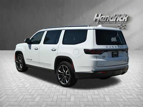 Used 2022 Jeep Wagoneer Series III w/ Premium Group I AWD/4WD image 8