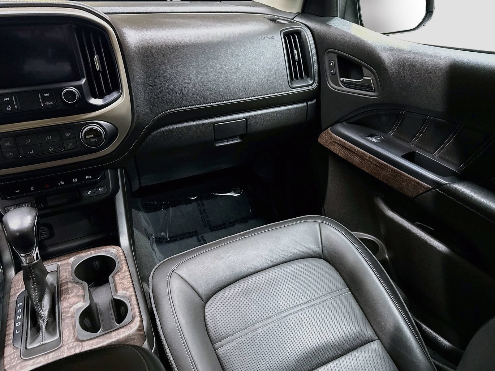 Used 2022 GMC Canyon Denali w/ Denali Black Edition Package AWD/4WD image 26