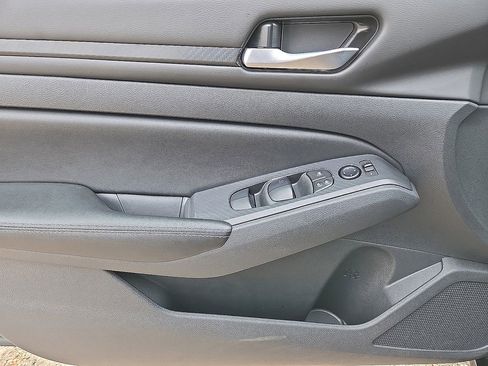 Used 2025 Nissan Altima 2.5 SV image 20